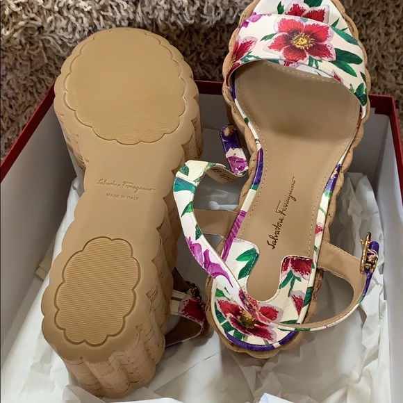 Salvatore Ferragamo brand new shoes size 7&1/2 - Picture 4 of 4